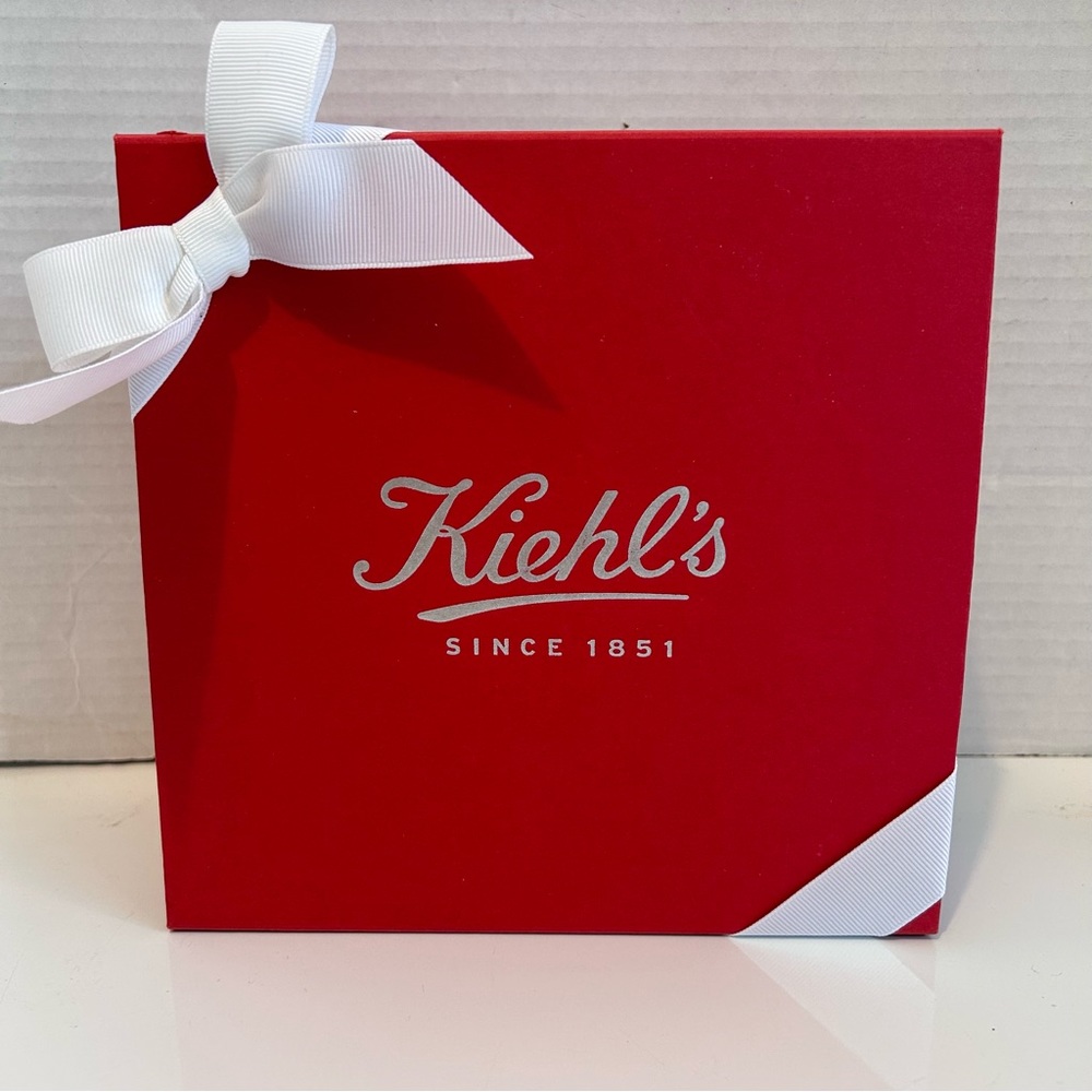 Kiehl’s 5-pc skincare in red gift box